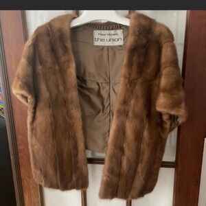 Vintage brown mink fur luxe glam cape 🤩
